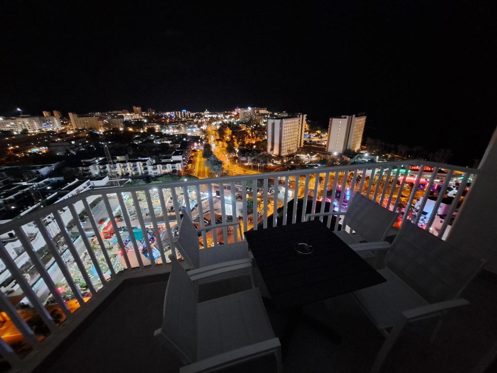 Panoramic Floor - Americas Apartment